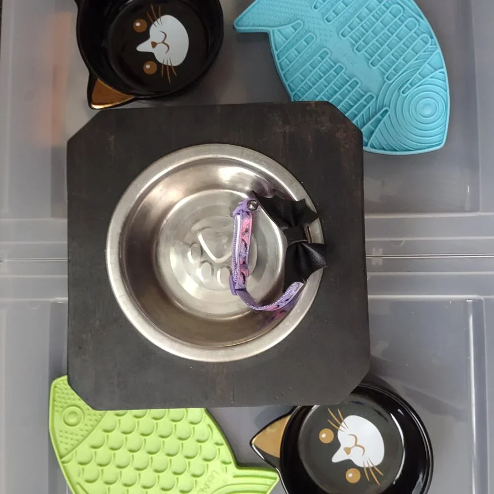 Cat and Dog Pet Bowls Metal and Ceramic, Licking Mats and Bat Collar
